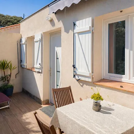 T3 De 35m2 - Bord De - De La Nartelle- Maxime - Piscine Partagee -parking - Bbq - 2 2 Salle De Bains بيت للعطل *