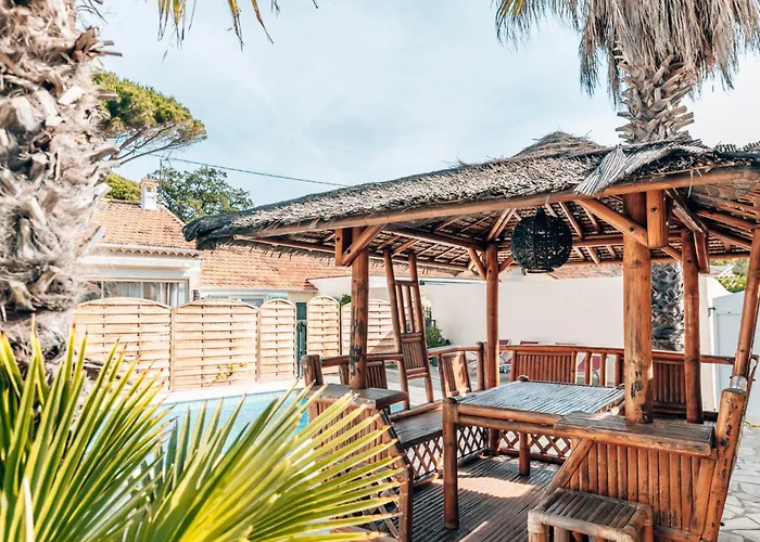 T3 De 35m2, à Pied, Piscine Partagée, Bbq, Parking, Wifi, 2 2 Salles De Bain, Résidence Le Rêve D'azur * Sainte-Maxime