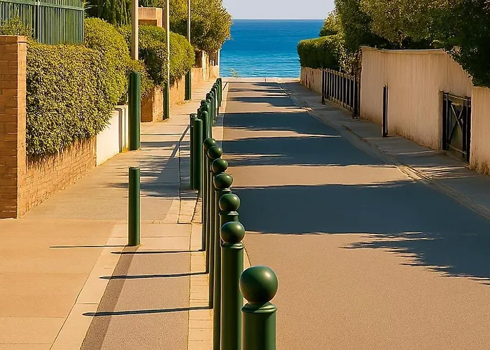 بيت للعطل T3 De 35m2 - Bord De - De La Nartelle- Maxime - Piscine Partagee -parking - Bbq - 2 2 Salle De Bains