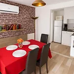 De La Nartelle T3 De 35m2 - Piscine Partagée -parking - Bbq - 2 2 Salle De Bains Calme&détente Au Rêve D'azur *