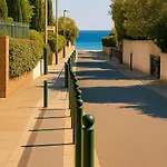 Holiday home De La Nartelle T3 De 35m2 - Piscine Partagee -parking - Bbq - 2 2 Salle De Bains Calme & Detente A Quelques Pas De La