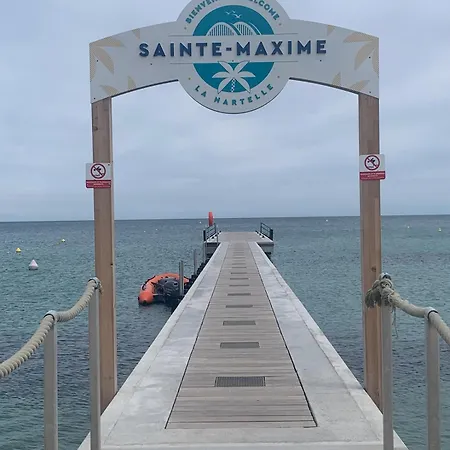 Semesterbostad Reve D'azur En Bord De A La Nartelle Avec Piscine Dans La Residence, Terrasse, Bbq, 2 2 Sdb De 35m2 Draps Inclus