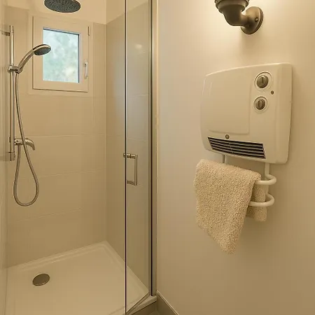 Holiday home T3 De 35m2 - Bord De - Piscine Partagee -parking - Bbq - 2 2 Salles De Bain