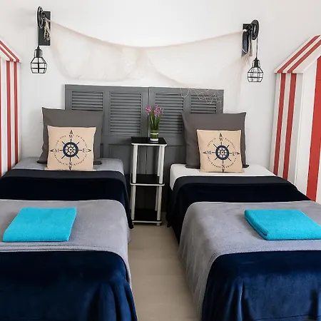 T3 De 35m2 - Bord De - Piscine Partagee -parking - Bbq - 2 2 Salles De Bain Holiday home Sainte-Maxime