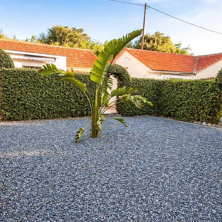 T3 De 35m2 - Bord De - De La Nartelle- Maxime - Piscine Partagee -parking - Bbq - 2 2 Salle De Bains