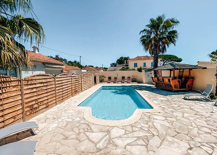 Hébergement de vacances T3 De 35m2, à Pied, Piscine Partagée, Bbq, Parking, Wifi, 2 2 Salles De Bain, Résidence Le Rêve D'azur