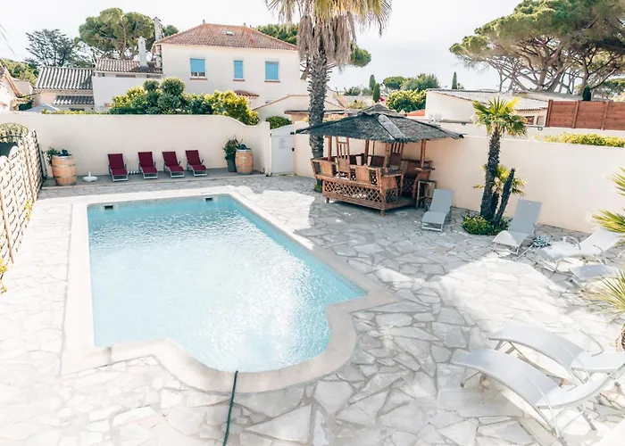 T3 De 35m2, à Pied, Piscine Partagée, Bbq, Parking, Wifi, 2 2 Salles De Bain, Résidence Le Rêve D'azur * Sainte-Maxime