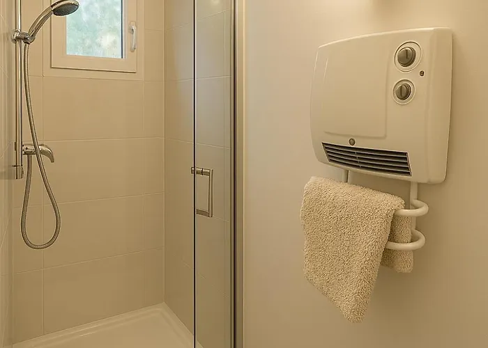 Hébergement de vacances T3 De 35m2, à Pied, Piscine Partagée, Bbq, Parking, Wifi, 2 2 Salles De Bain, Résidence Le Rêve D'azur